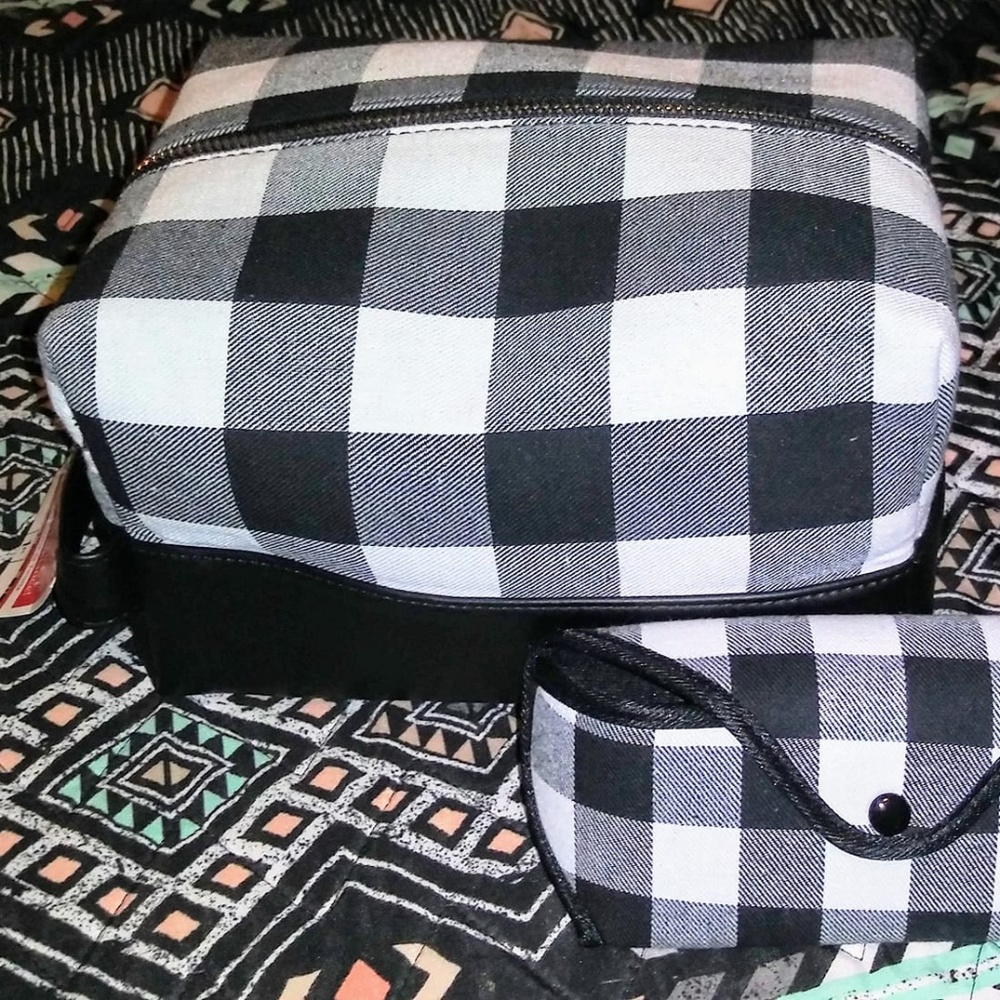 Black/White Plaid Cosmetic Travel Bag